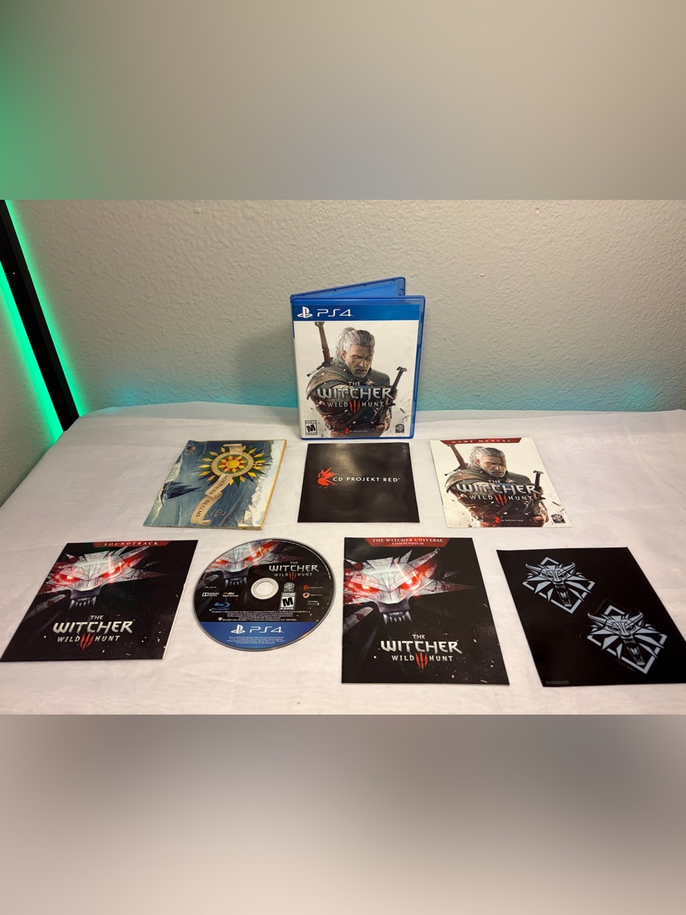 Witcher 3: Wild Hunt (Sony Playstation 4 PS4, 2015) Tested & Works CIB Complete